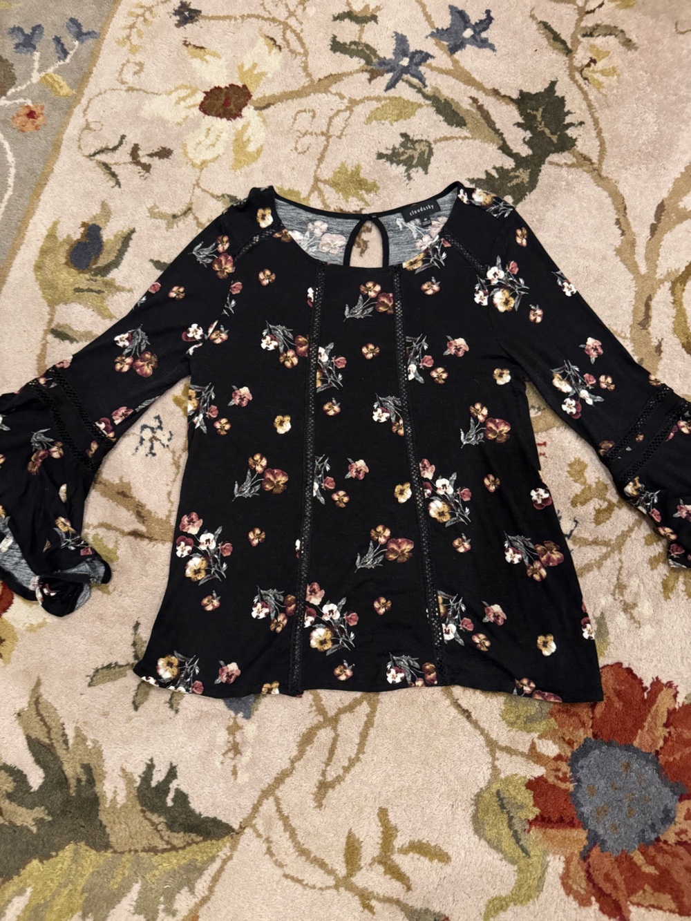 Cloud and Sky Floral Bell-Sleeve Tunic Top in Black Medium